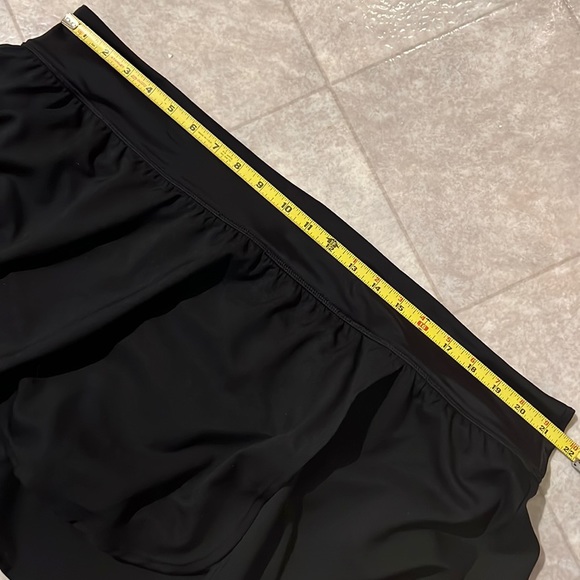 Nike Swim Skirt Bottom 🖤🤍 - Picture 4 of 8
